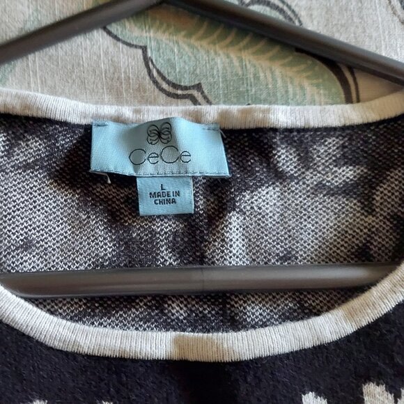 Black & White Flowered Lightweight Short-Sleeved Flared Sweater - Picture 3 of 5